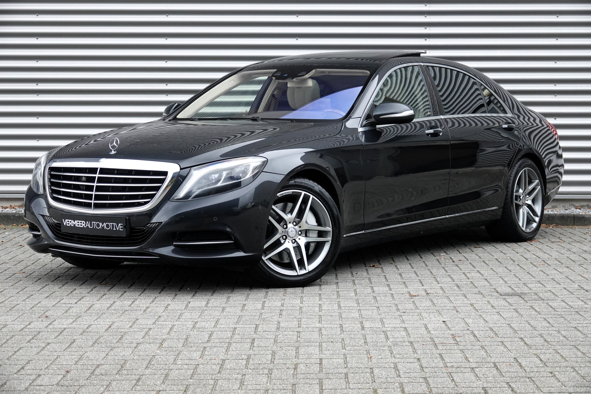 tweedehands Mercedes-Benz S-Klasse 500 Lang Edition 1 | Pano | Chauffeurspakket | NightVision | Burmester | Massage |  – beschikbaar bij Van de Velde Auto’s