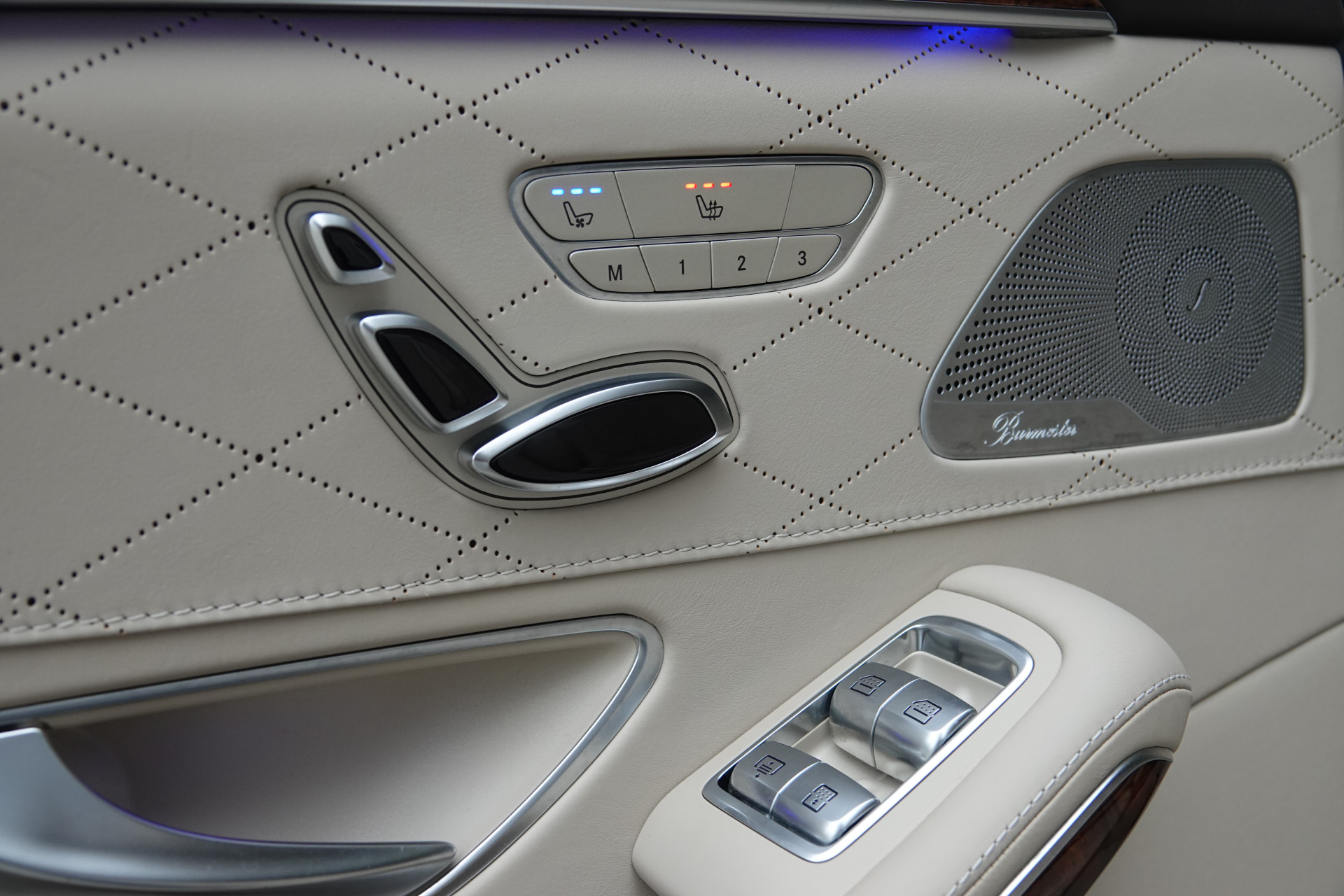 tweedehands Mercedes-Benz S-Klasse 500 Lang Edition 1 | Pano | Chauffeurspakket | NightVision | Burmester | Massage |  – beschikbaar bij Van de Velde Auto’s