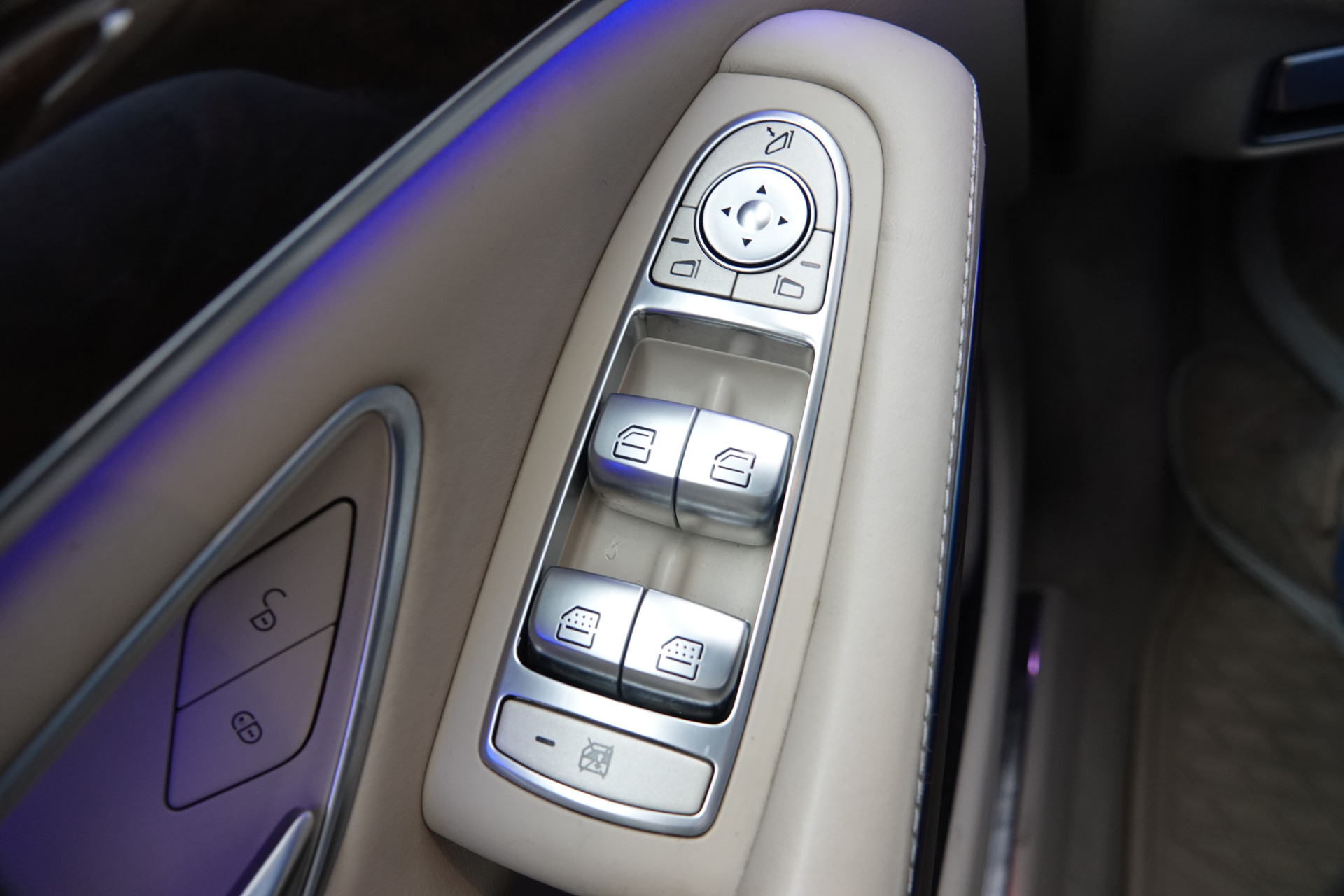 tweedehands Mercedes-Benz S-Klasse 500 Lang Edition 1 | Pano | Chauffeurspakket | NightVision | Burmester | Massage |  – beschikbaar bij Van de Velde Auto’s
