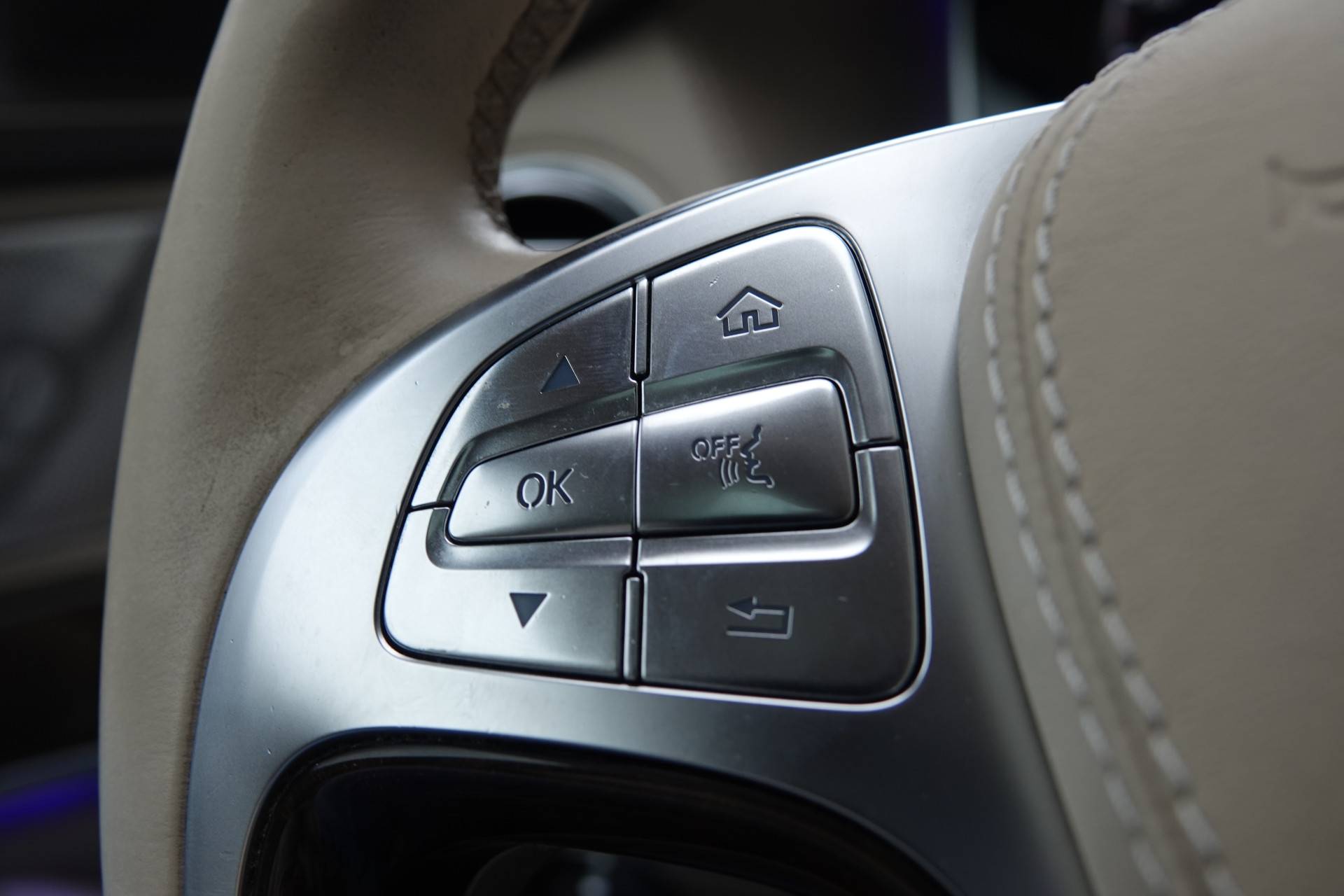 tweedehands Mercedes-Benz S-Klasse 500 Lang Edition 1 | Pano | Chauffeurspakket | NightVision | Burmester | Massage |  – beschikbaar bij Van de Velde Auto’s