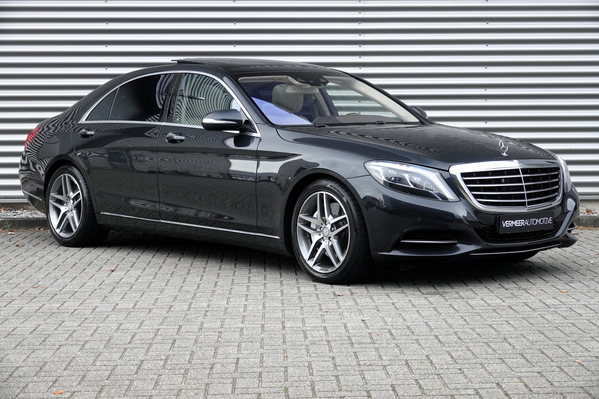 tweedehands Mercedes-Benz S-Klasse 500 Lang Edition 1 | Pano | Chauffeurspakket | NightVision | Burmester | Massage |  – beschikbaar bij Van de Velde Auto’s