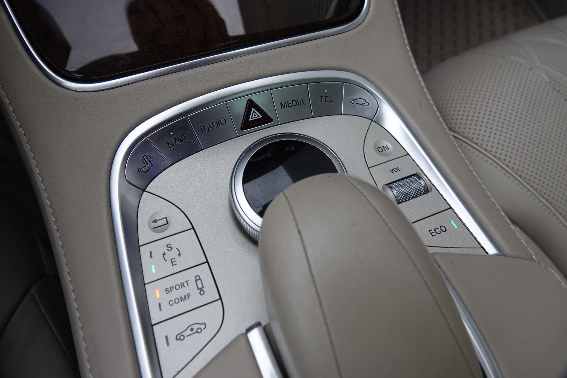 tweedehands Mercedes-Benz S-Klasse 500 Lang Edition 1 | Pano | Chauffeurspakket | NightVision | Burmester | Massage |  – beschikbaar bij Van de Velde Auto’s