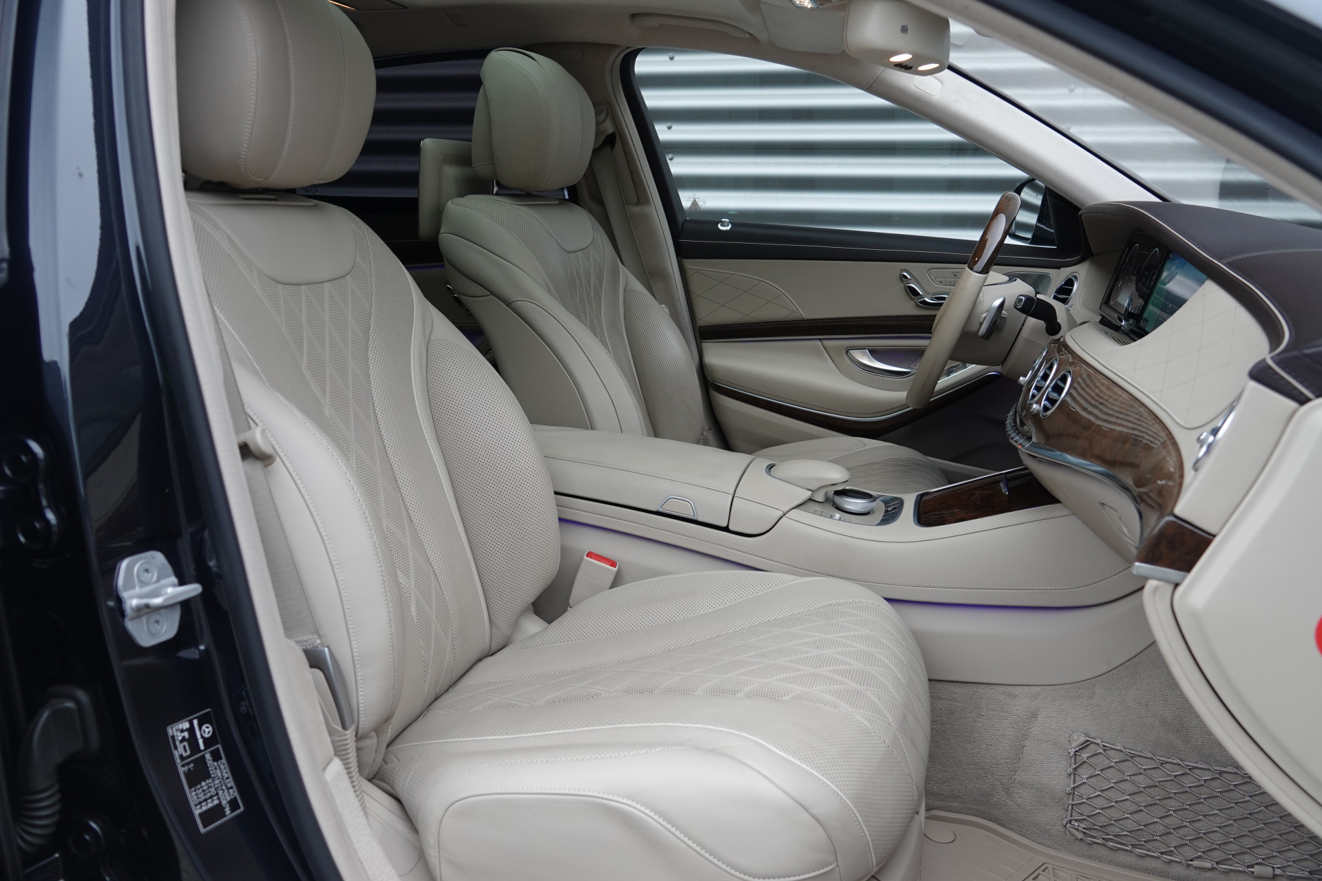 tweedehands Mercedes-Benz S-Klasse 500 Lang Edition 1 | Pano | Chauffeurspakket | NightVision | Burmester | Massage |  – beschikbaar bij Van de Velde Auto’s