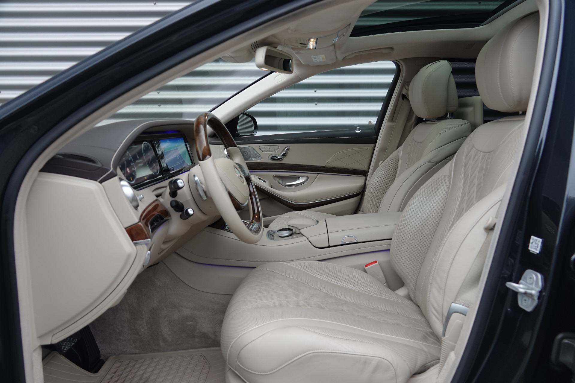 tweedehands Mercedes-Benz S-Klasse 500 Lang Edition 1 | Pano | Chauffeurspakket | NightVision | Burmester | Massage |  – beschikbaar bij Van de Velde Auto’s
