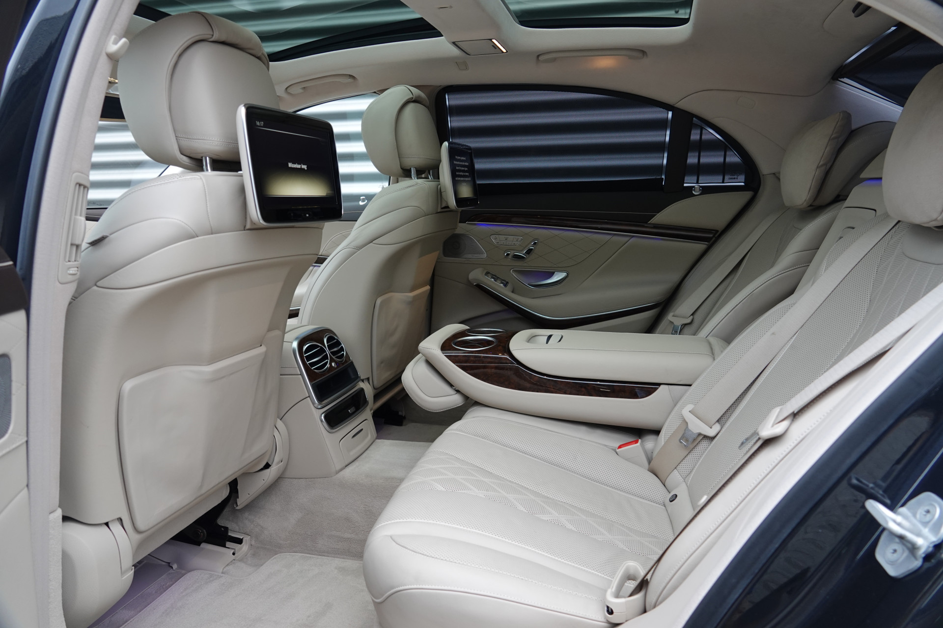 tweedehands Mercedes-Benz S-Klasse 500 Lang Edition 1 | Pano | Chauffeurspakket | NightVision | Burmester | Massage |  – beschikbaar bij Van de Velde Auto’s