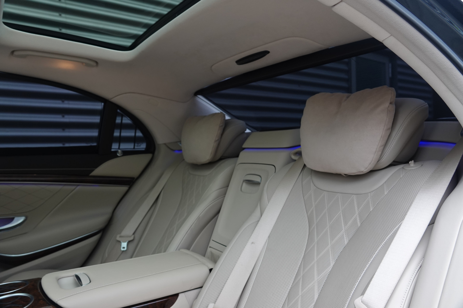 tweedehands Mercedes-Benz S-Klasse 500 Lang Edition 1 | Pano | Chauffeurspakket | NightVision | Burmester | Massage |  – beschikbaar bij Van de Velde Auto’s