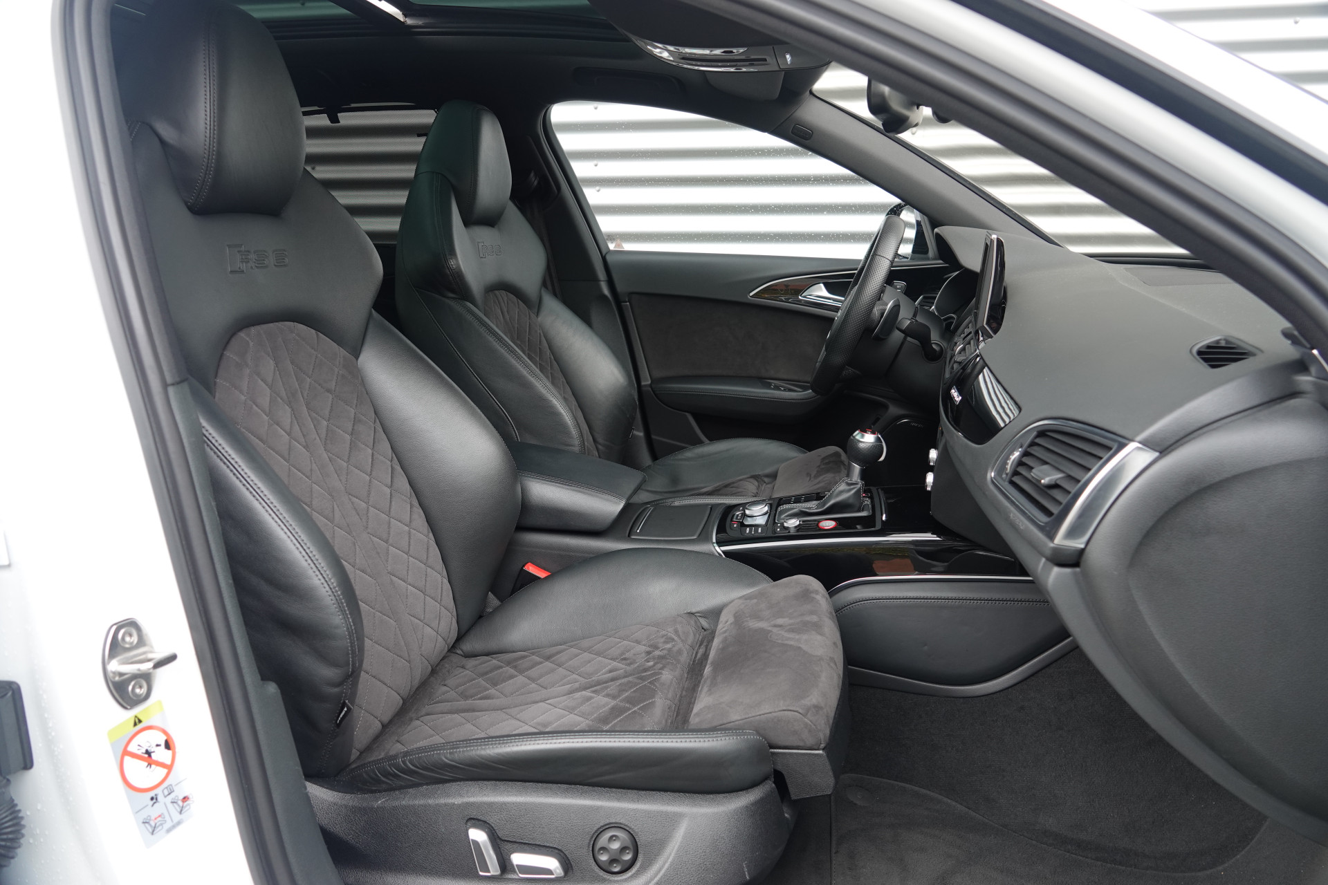 tweedehands Audi A6 Avant 4.0 TFSI RS 6 quattro Pro Line Plus | Pano | Bose | Akrapovic | Mat | Soft Close | Memory | ACC |  – beschikbaar bij Van de Velde Auto’s