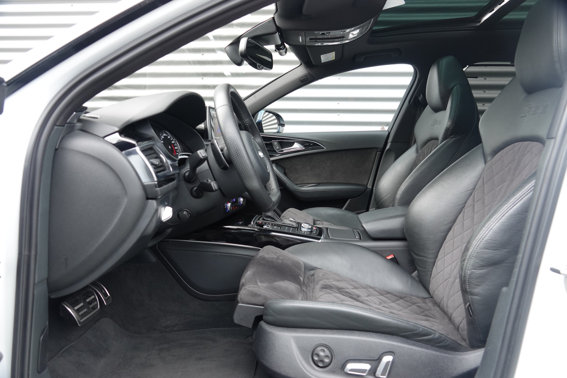 tweedehands Audi A6 Avant 4.0 TFSI RS 6 quattro Pro Line Plus | Pano | Bose | Akrapovic | Mat | Soft Close | Memory | ACC |  – beschikbaar bij Van de Velde Auto’s