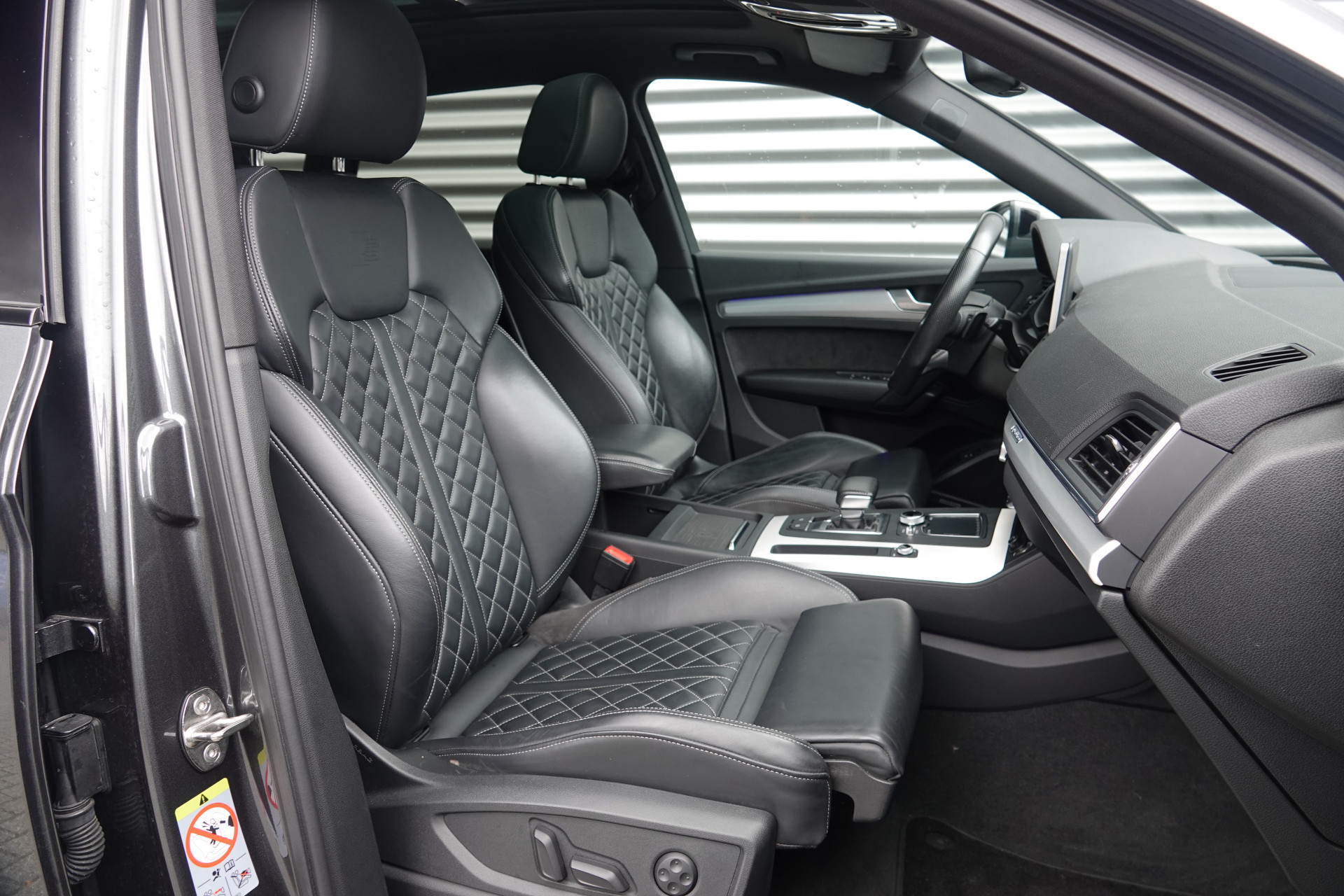 tweedehands Audi Q5 55 TFSI e quattro Competition | Pano | RS-Zetels | B&O | ACC | 360 | 22 Inch | Trekhaak |  – beschikbaar bij Van de Velde Auto’s