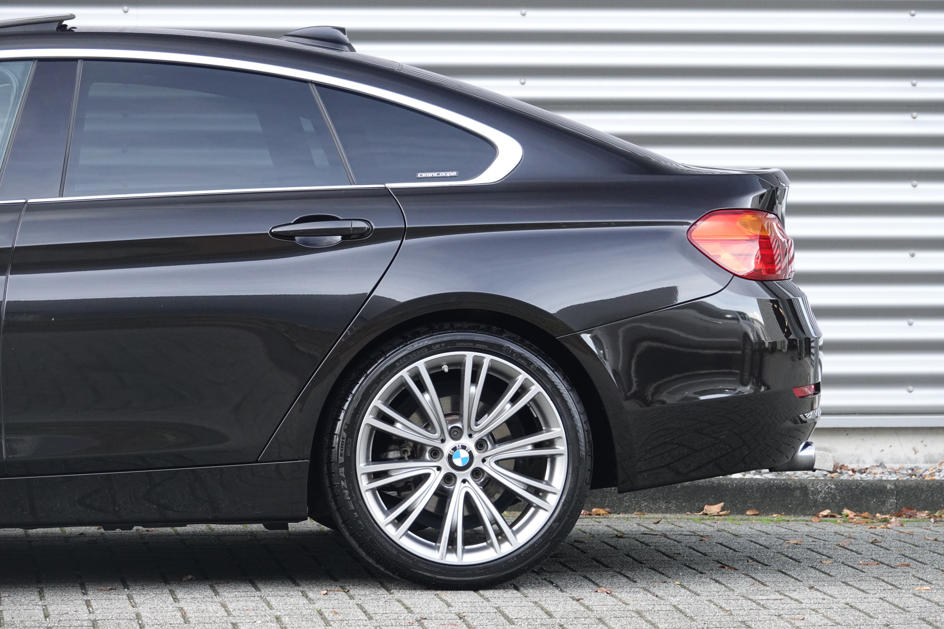 tweedehands BMW 4 Serie Gran Coupé 430i Centennial High Executive | Schuif-Kanteldak | HUD | Memory | H&K | Keyless | 360 |  – beschikbaar bij Van de Velde Auto’s