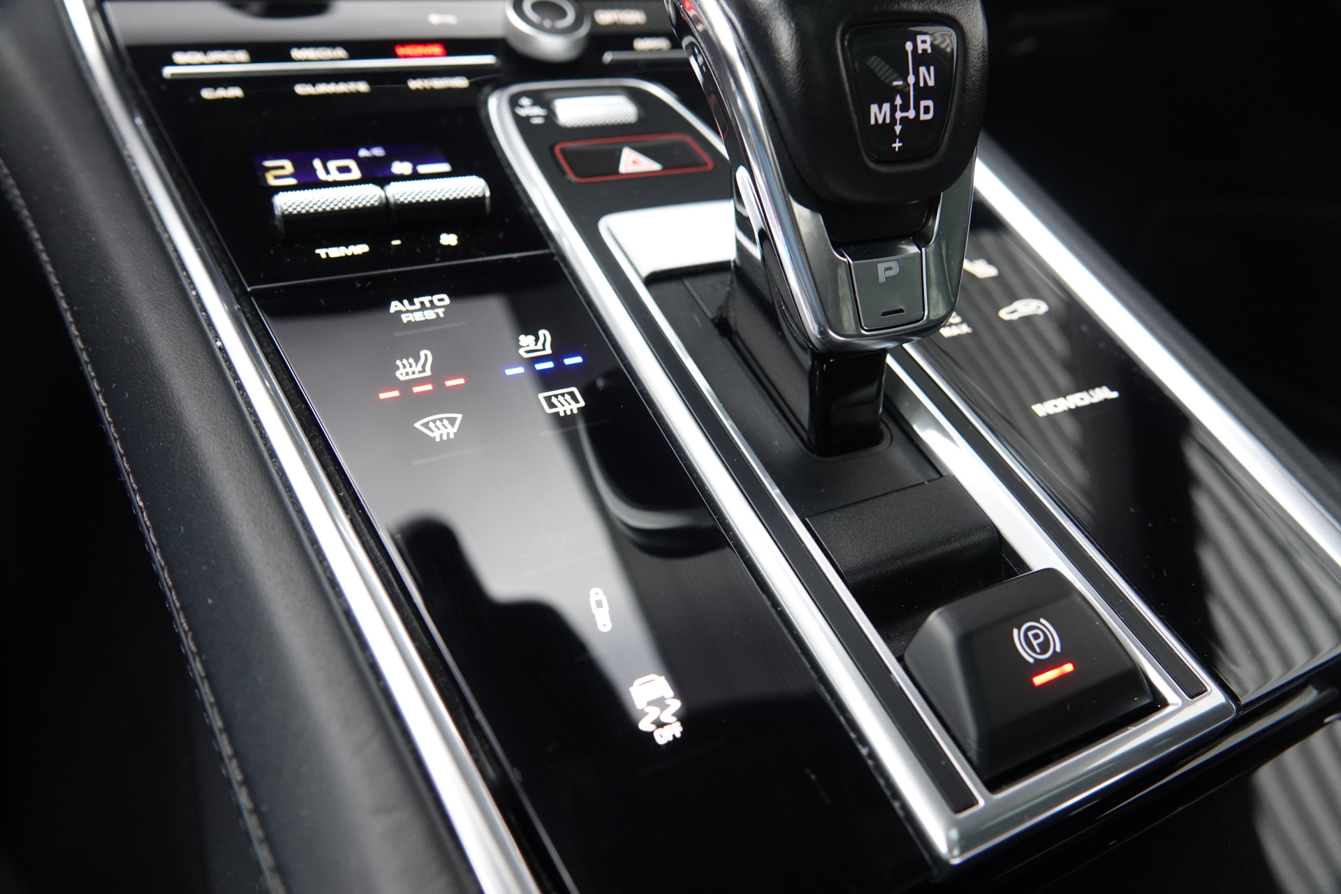 tweedehands Porsche Panamera Sport Turismo 2.9 4 E-Hybrid Sport Chrono | Pano | Soft Close | Ventilatie | Sportuitlaat | Bose | ACC | Memory |  – beschikbaar bij Van de Velde Auto’s