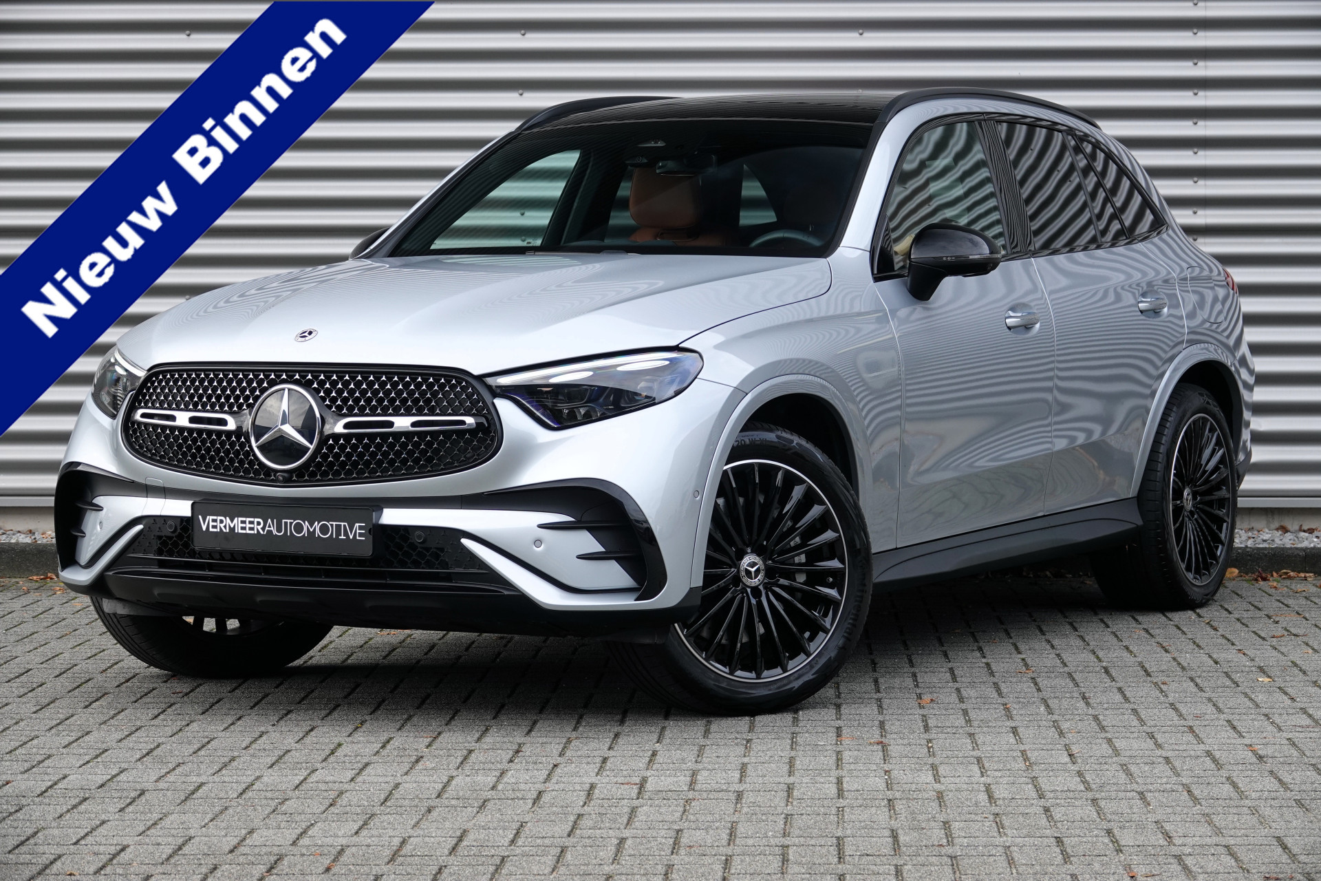 tweedehands Mercedes-Benz GLC 400e 4MATIC AMG Line | Pano | Achteras Sturing | Luchtvering | Burmester | Trekhaak | HUD |  – beschikbaar bij Van de Velde Auto’s