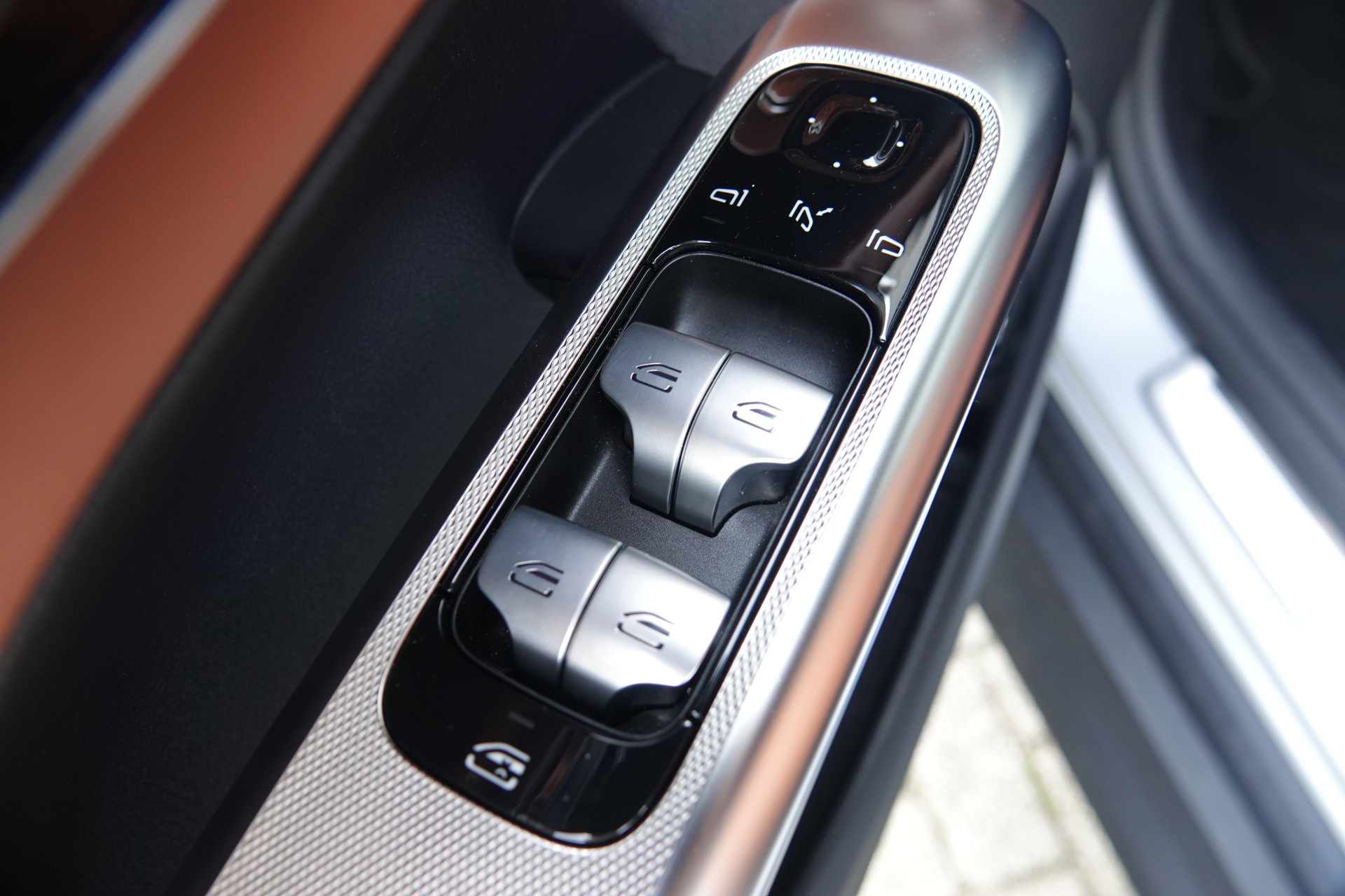 tweedehands Mercedes-Benz GLC 400e 4MATIC AMG Line | Pano | Achteras Sturing | Luchtvering | Burmester | Trekhaak | HUD |  – beschikbaar bij Van de Velde Auto’s