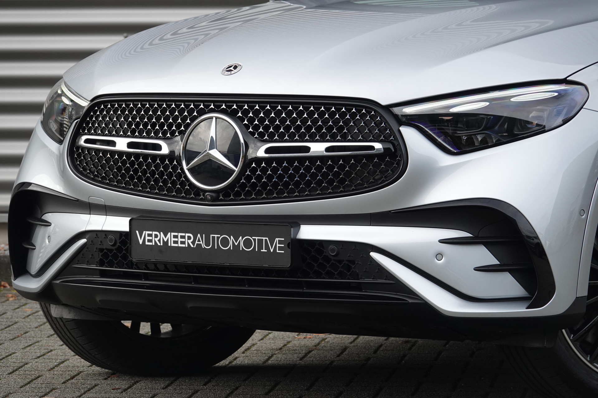 tweedehands Mercedes-Benz GLC 400e 4MATIC AMG Line | Pano | Achteras Sturing | Luchtvering | Burmester | Trekhaak | HUD |  – beschikbaar bij Van de Velde Auto’s
