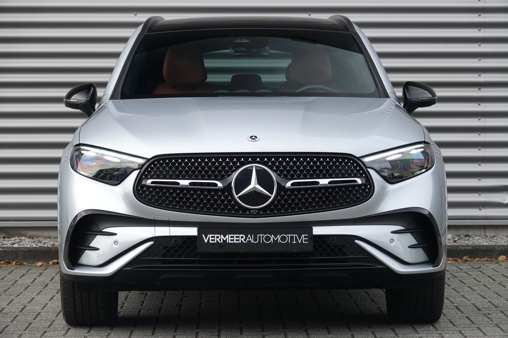 tweedehands Mercedes-Benz GLC 400e 4MATIC AMG Line | Pano | Achteras Sturing | Luchtvering | Burmester | Trekhaak | HUD |  – beschikbaar bij Van de Velde Auto’s
