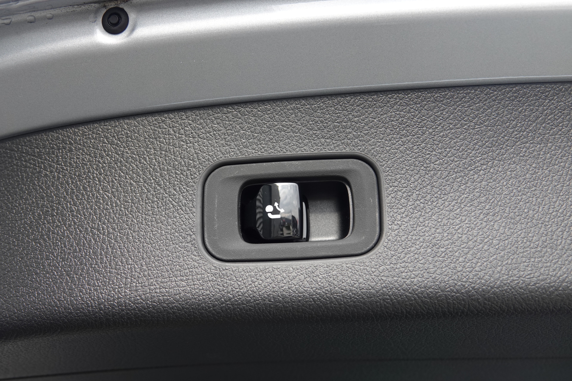 tweedehands Mercedes-Benz GLC 400e 4MATIC AMG Line | Pano | Achteras Sturing | Luchtvering | Burmester | Trekhaak | HUD |  – beschikbaar bij Van de Velde Auto’s