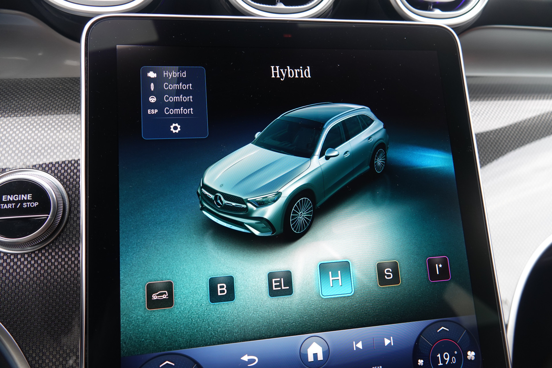 tweedehands Mercedes-Benz GLC 400e 4MATIC AMG Line | Pano | Achteras Sturing | Luchtvering | Burmester | Trekhaak | HUD |  – beschikbaar bij Van de Velde Auto’s