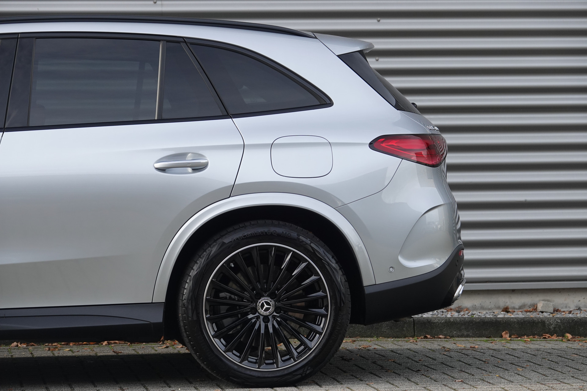 tweedehands Mercedes-Benz GLC 400e 4MATIC AMG Line | Pano | Achteras Sturing | Luchtvering | Burmester | Trekhaak | HUD |  – beschikbaar bij Van de Velde Auto’s