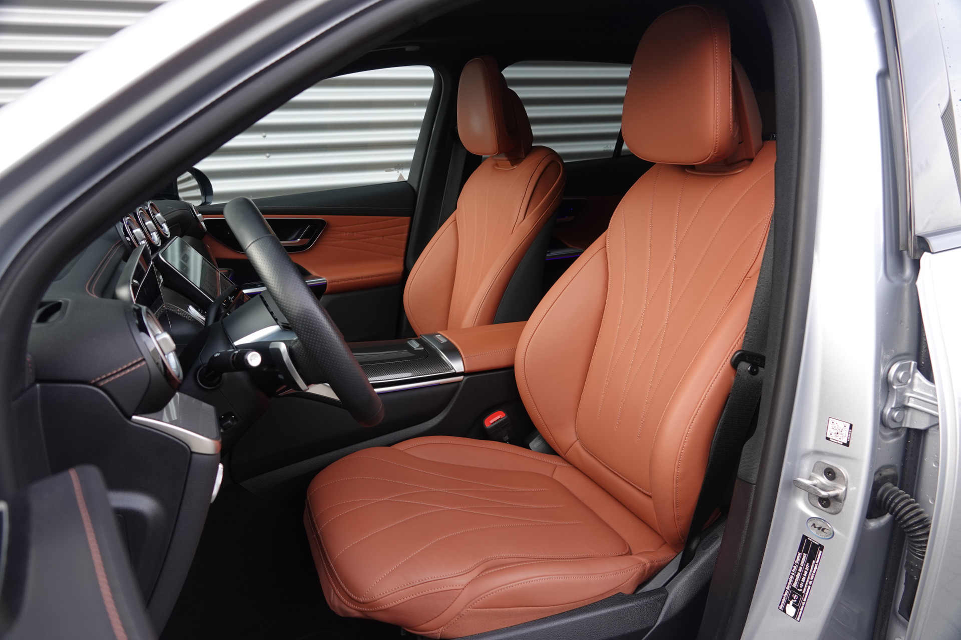 tweedehands Mercedes-Benz GLC 400e 4MATIC AMG Line | Pano | Achteras Sturing | Luchtvering | Burmester | Trekhaak | HUD |  – beschikbaar bij Van de Velde Auto’s