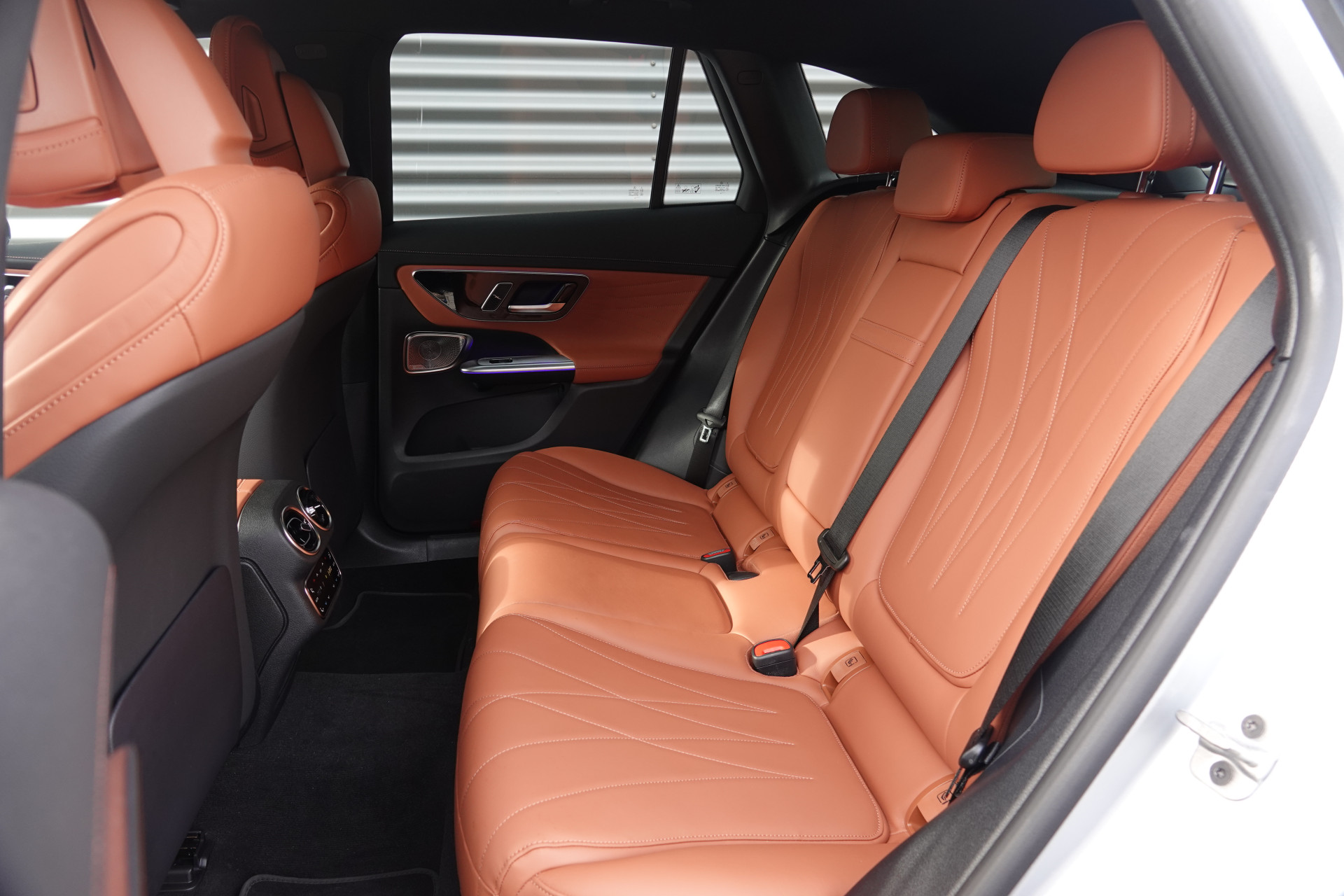 tweedehands Mercedes-Benz GLC 400e 4MATIC AMG Line | Pano | Achteras Sturing | Luchtvering | Burmester | Trekhaak | HUD |  – beschikbaar bij Van de Velde Auto’s