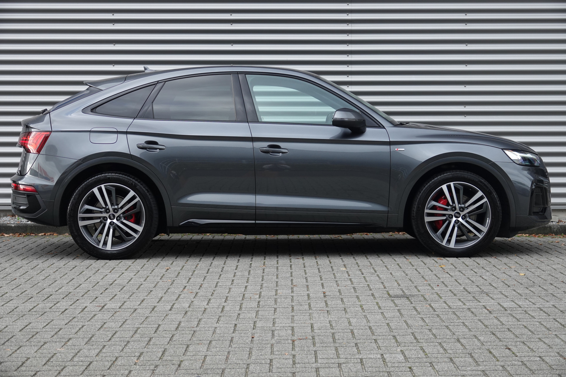 tweedehands Audi Q5 Sportback 50 TFSI e S edition | Sportstoelen | Luchtvering | B&O | Camera | S-Line |  – beschikbaar bij Van de Velde Auto’s