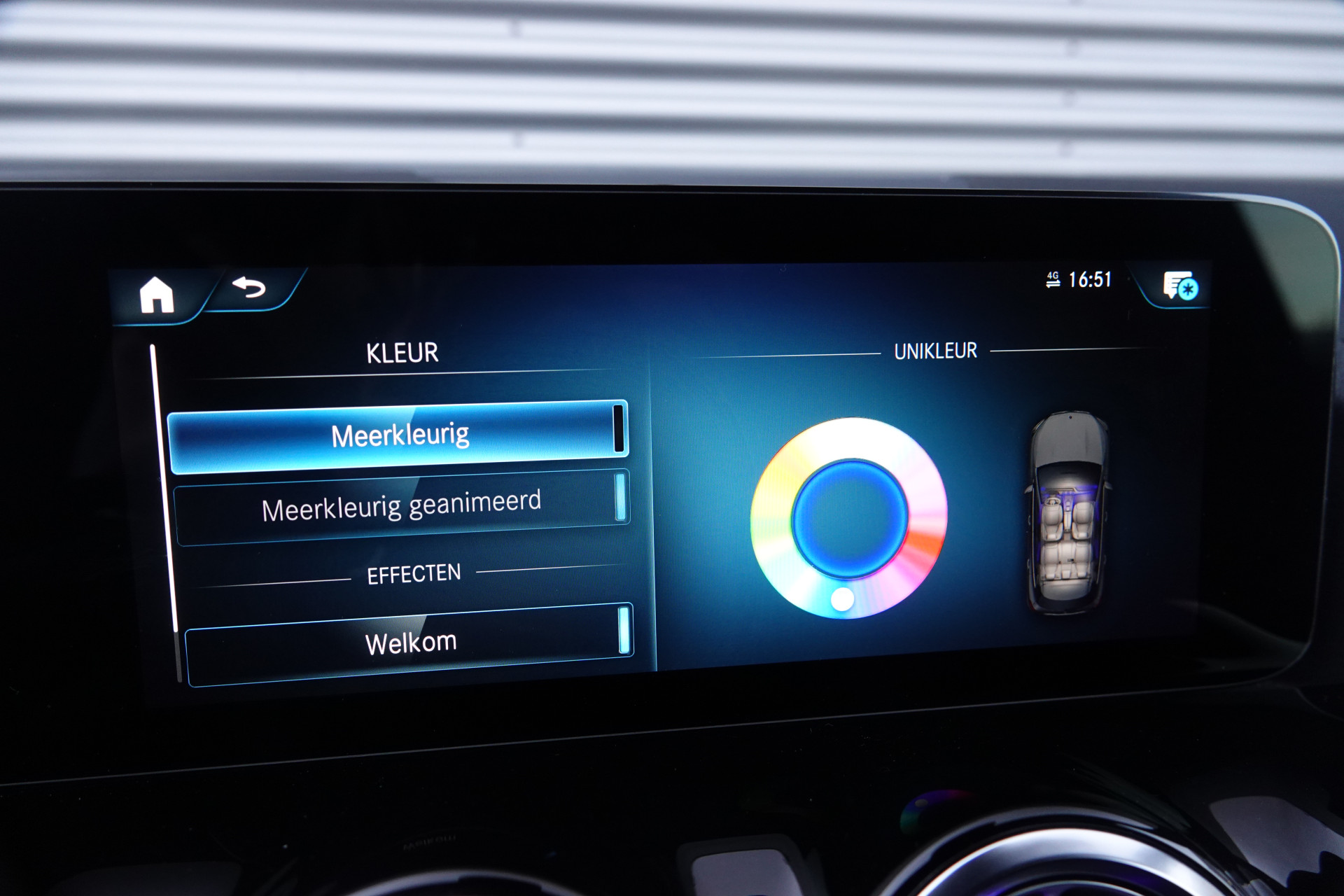 tweedehands Mercedes-Benz GLA 200 AMG Line Night Pakket | Trekhaak | Sfeerverlichting | Camera | BTW |  – beschikbaar bij Van de Velde Auto’s