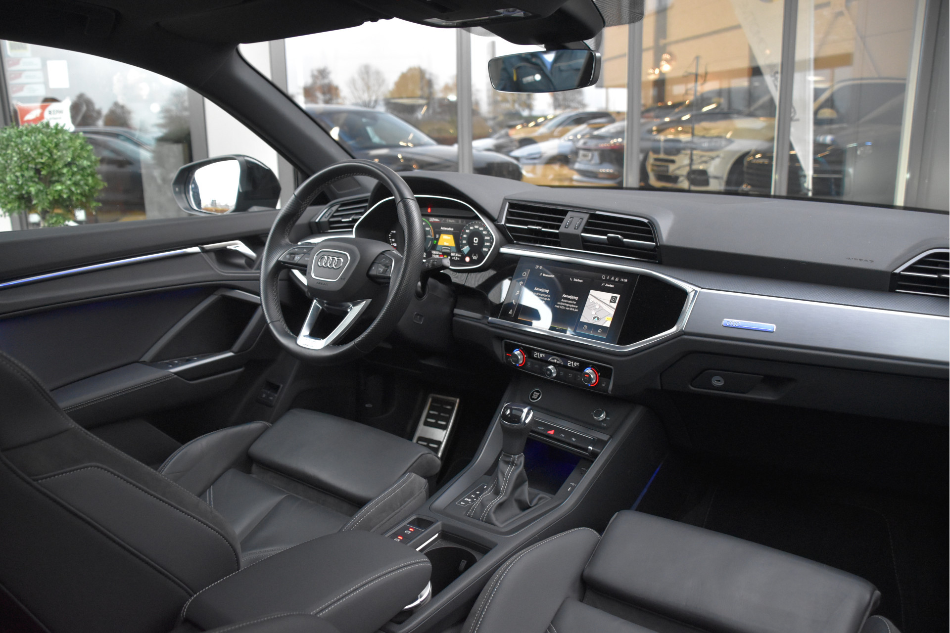 tweedehands Audi Q3 Sportback 45 TFSI e S edition | Panoramadak | Leder | Adapitve Cruise | Nieuwstaat ! |  – beschikbaar bij Van de Velde Auto’s