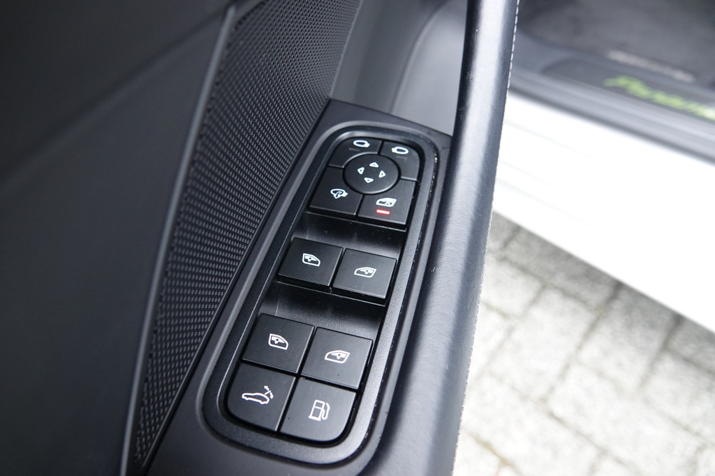 tweedehands Porsche Panamera Sport Turismo 2.9 4S E-Hybrid | Pano | Burmester | Schermen Achter | Achterasbesturing | Massage | Ventilatie | ACC | NP € 214.186 |  – beschikbaar bij Van de Velde Auto’s
